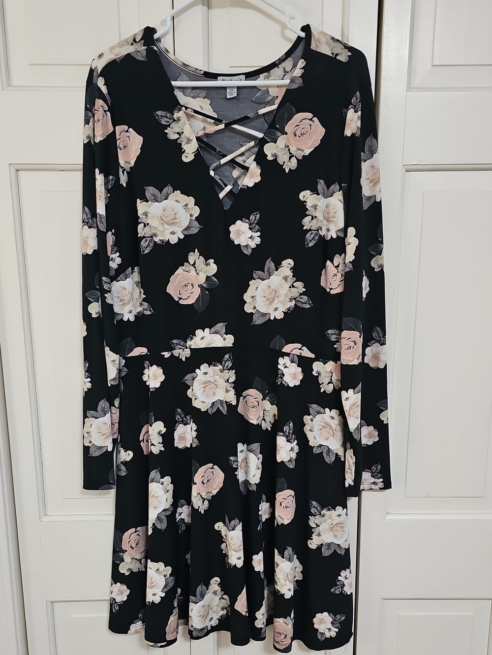 Black Floral Crisscross Neck Long-Sleeve Dress - Women